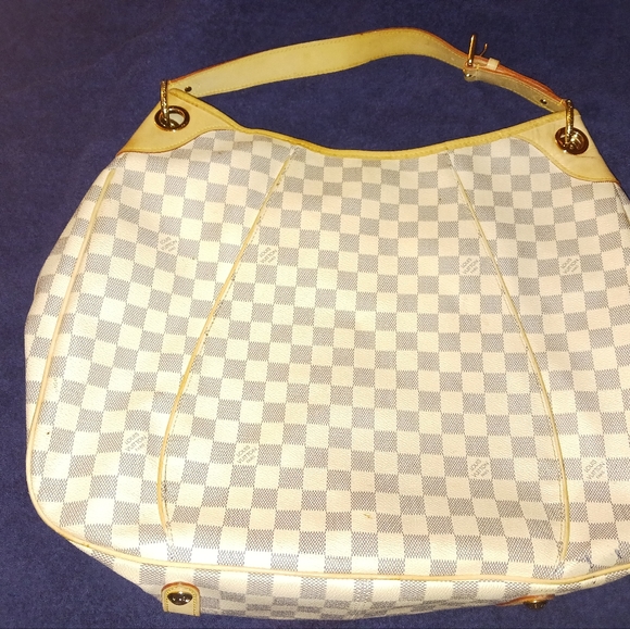 LOUIS VUITTON BAG - Picture 4 of 8